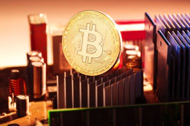 Bitcoin ve işlemci üzerinde kırmızı bir arka plan görüntüsü