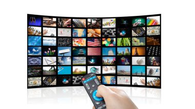 Akıllı televizyon ve Uzaktan kumanda, resimleri ile TV'nin kapatın. Beyaz arka plan.