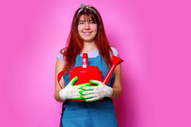 Elinde sulama olabilir mutlu çiçekçi kadın Fotoğrafı