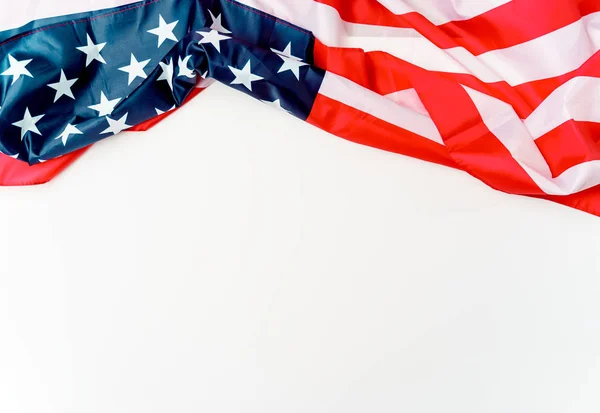 Estrela bandeira listrada dos EUA em fundo branco com espaço em branco para texto — Fotografia de Stock