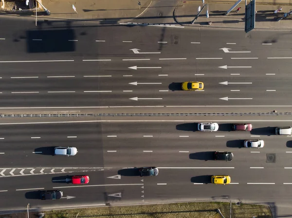 Imsge from above of asphalt road and riding cars — Stock Photo, Image