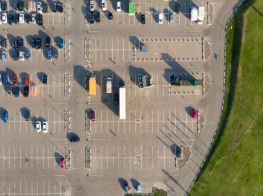 Sırasında yer üstü park arabalarından görüntü