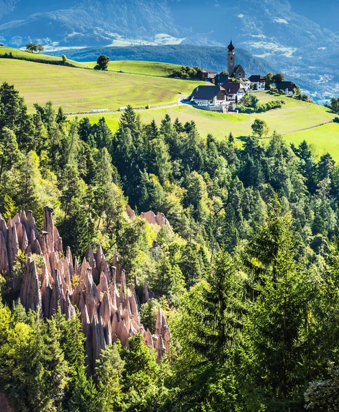 Küçük dağ köyünde İtalyan Tirol.