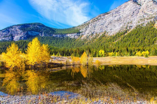 Cálido Septiembre Las Montañas Canadá — Foto de Stock