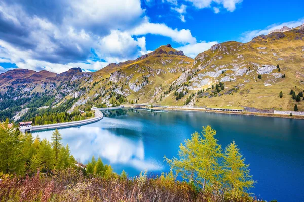 Lac Glaciaire Grandiose Lago Fedaia Dans Les Dolomites Jour Automne — Photo