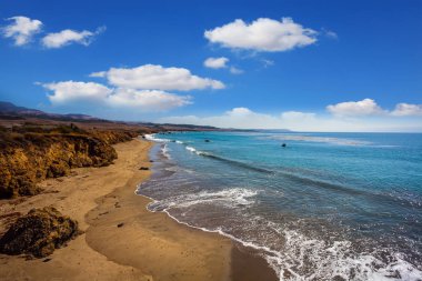 California Pacific Coast Highway ve kumlu sahili