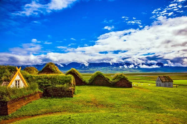 Glaumbaer 农场博物馆 风景如画的村庄 覆盖着草皮和草地的老房子 文化与历史旅游概念 — 图库照片