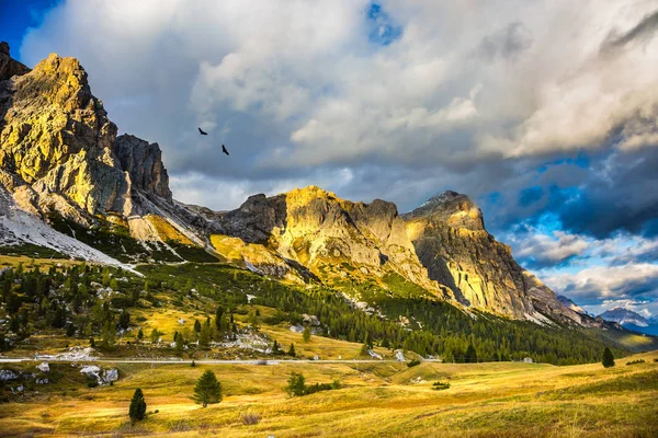 Últimos Dias Outono Conceito Turismo Ativo Aventura Viajar Nas Dolomitas — Fotografia de Stock