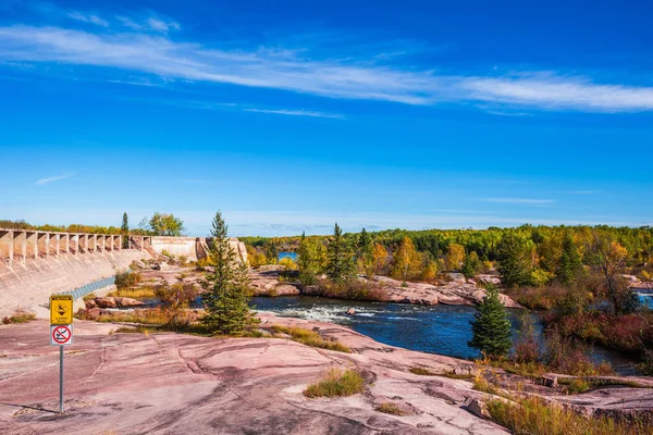 Ruínas Velha Barragem Lugar Encantador Para Relaxar Rio Winnipeg Parque — Fotografia de Stock