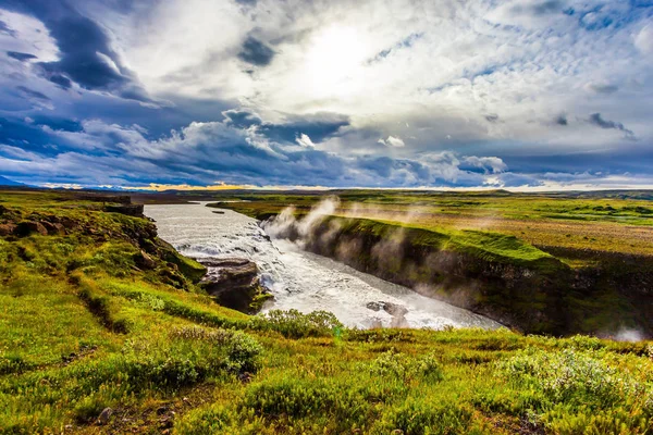 令人难以置信的金色瀑布 Gulfoss 在冰岛 — 图库照片