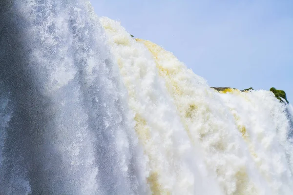 Mondo Brontolante Acqua Che Cade Concetto Turismo Attivo Estremo Cascate — Foto Stock