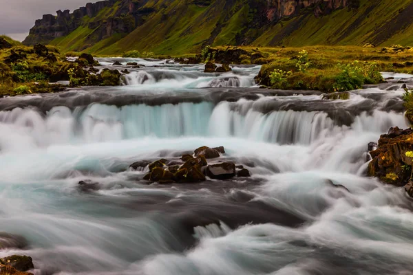 Hlavní Silnice Číslo Celém Ostrově Výkonné Kaskádové Vodopády Islandu Cestování — Stock fotografie