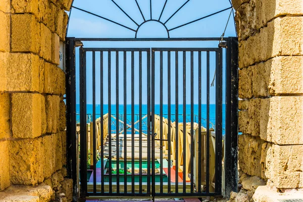 Metal Gates Fragment Protective Wall Ruins Ancient City Caesarea — Stock Photo, Image