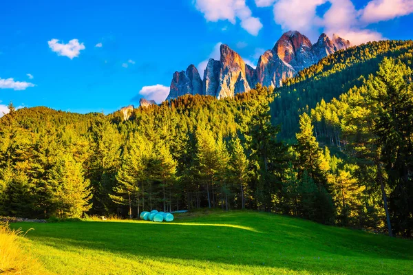 Dalen Dolomiterna Magnifika Sågtandade Klippor Belysa Den Sommar Solnedgången Begreppet — Stockfoto