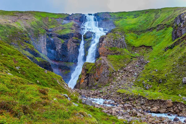 Julho Frio Chuvoso Islândia Correntes Poderosas Cascata Caem Com Uma — Fotografia de Stock