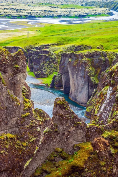 아이슬란드에서 관광의 개념입니다 흐름을 절벽의 — 스톡 사진
