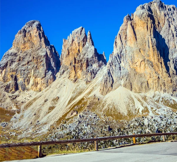 Three Dizzy Dolomite Peaks Picturesque Road Sella Pass Dolomites Concept — Stock Photo, Image