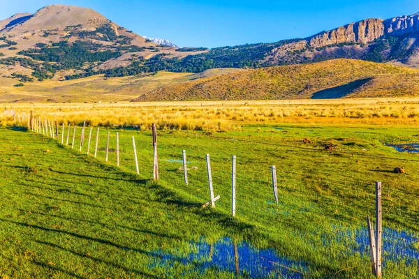 Argentine Patagonia Huge Possessions Hacienda Surrounded Distant Mountains Green Grass — Stock Photo, Image