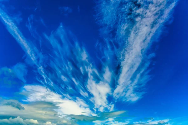 Nuvole Cirri Forme Fantasiose Nel Cielo Blu Dell Australia Viaggia — Foto Stock