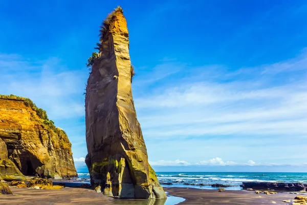 太平洋岸の美しい岩です アクティブおよび Phototourism のコンセプトです 北の島 ニュージーランド — ストック写真