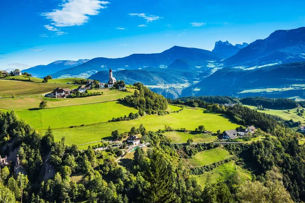 Uma Pequena Aldeia Encantadora Nas Dolomitas Magnífico Tirol Viagem Para — Fotografia de Stock