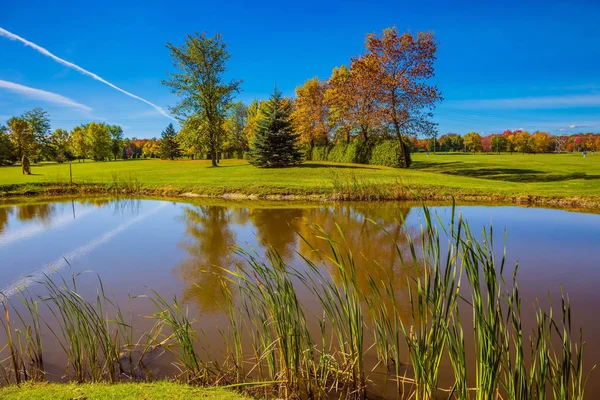 Shining Sunny Day French Canada Red Green Autumn Foliage Reflected — Stock Photo, Image