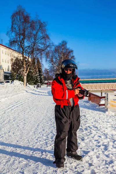 Finland Gelukkig Bejaarde Man Een Speciaal Pak Voor Wintersport Met — Stockfoto