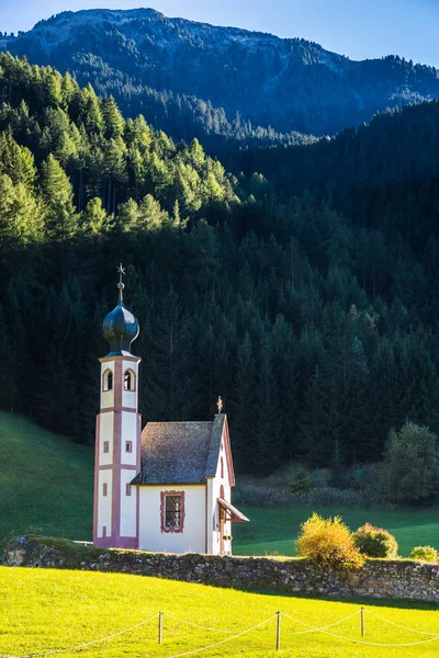 La chiesa di Santa Maddalena in Tirolo — Foto Stock