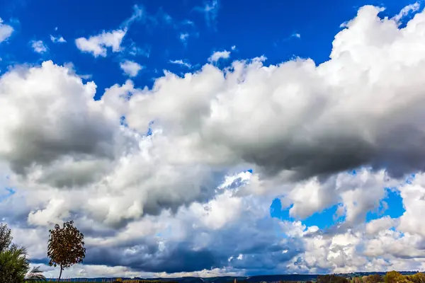 거 대 한 마법의 구름 — 스톡 사진