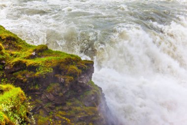 İzlanda'da Çağlayan şelale Gullfoss