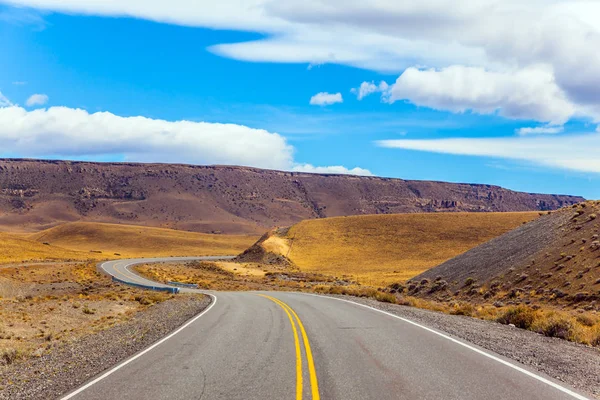 Virage serré de la route — Photo