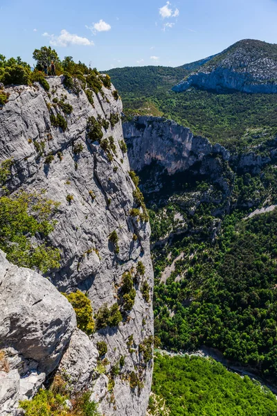 Fransız Alpleri'nde sarp kayalık — Stok fotoğraf