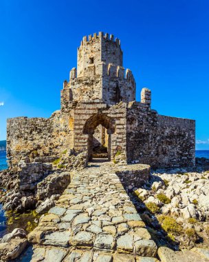 Sihirli üç katmanlı gözetleme kulesi 