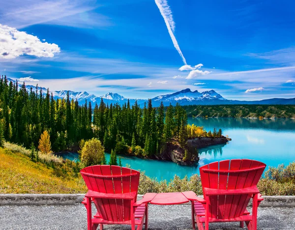 Lago con agua turquesa — Foto de Stock