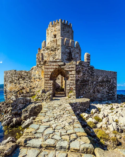 La magica torre di guardia a tre livelli — Foto Stock