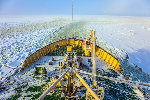 Lappland. Breiter Streifen Eiskrümel — Stockfoto