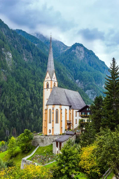 Il villaggio nelle Alpi è Heiligenblut — Foto Stock
