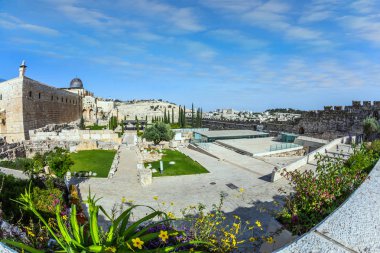 Kudüs'ün Kotel yakınındaki duvarları