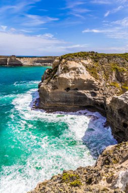  Kıyı kayalıkları 