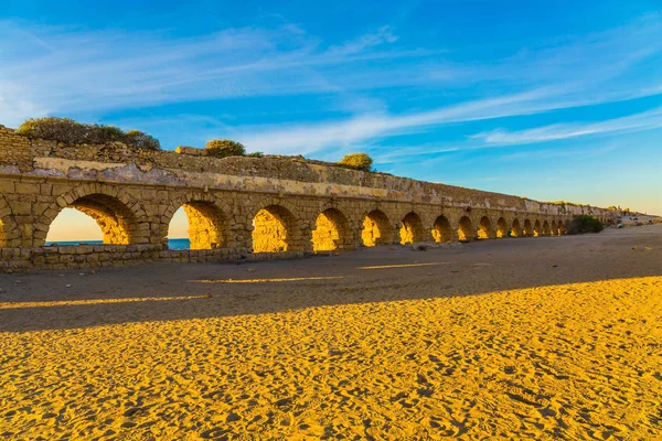 The "high" aqueduct — Stock Photo, Image