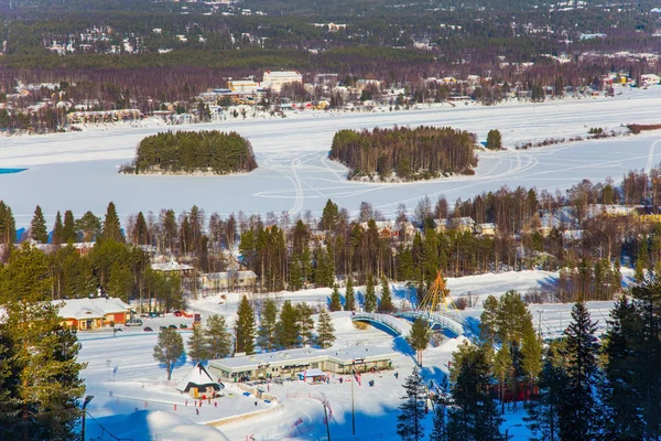 Turistická zábavní vesnice v Laponsku — Stock fotografie