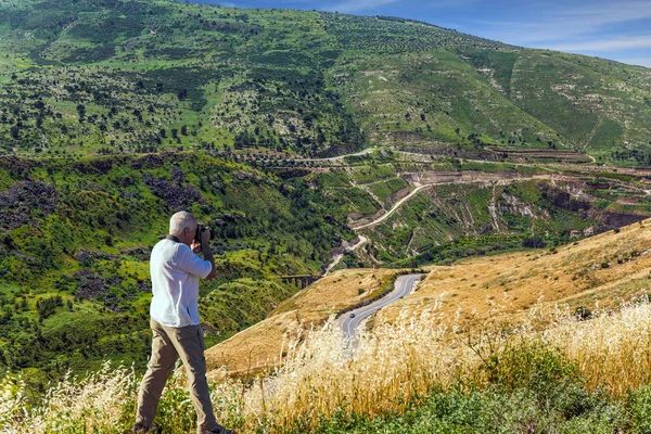 El camino a lo largo de la garganta profunda — Foto de Stock