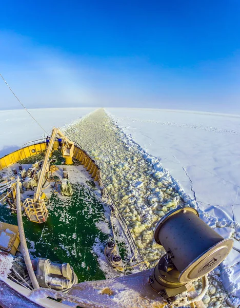 Eisbrecher im arktischen Meer — Stockfoto