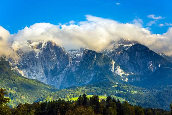 Concept Active Ecological Photo Tourism Magnificent Snowy Mountain Peaks Surround — Stock Photo, Image