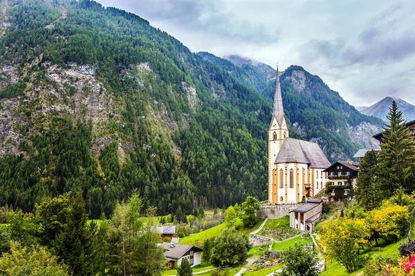 Χωριό Στις Άλπεις Είναι Heiligenblut Άνοιξη Στις Αυστριακές Άλπεις Γοτθική — Φωτογραφία Αρχείου