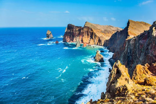 Madeira Una Isla Atlántico Costa Oeste Madeira Rocas Rojas Oleaje — Foto de Stock