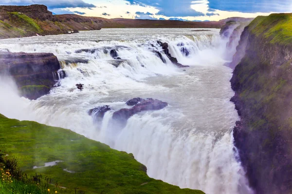 Der Malerischste Und Beliebteste Wasserfall Islands Gullfoss Goldener Wasserfall Bewölkt — Stockfoto
