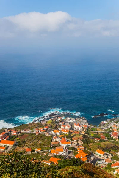 Pittoresque Village Villégiature Sur Côte Océanique Île Exotique Dans Océan — Photo