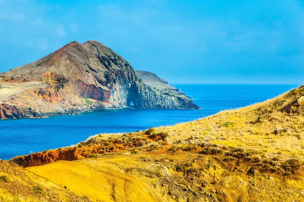 Madeira Atlanten Den Förblindande Middagssolen Madeiras Västkust Viken Mellan Klipporna — Stockfoto