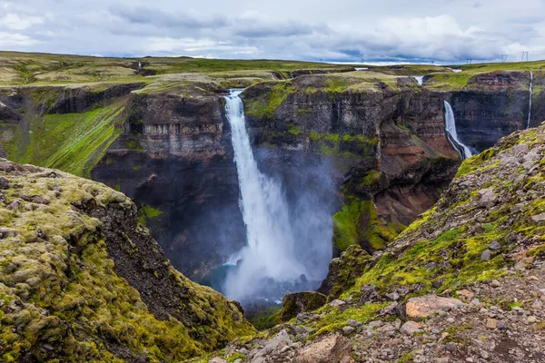 Islandia Turkusowa Woda Podstawy Wodospadu Kompleks Wysokich Wodospadów Haifoss Niebezpiecznym — Zdjęcie stockowe